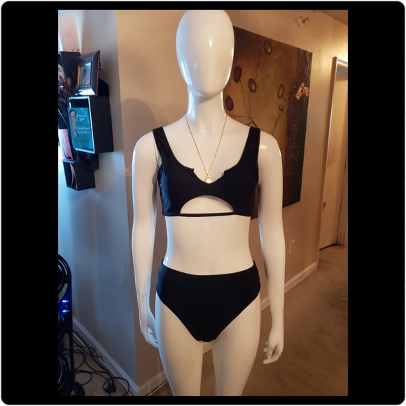 🎉 End of the Season Swimsuit SALE 👙🩱 - Picture 1 of 5